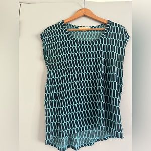 Michael Kors scoop neck printed t-shirt.  Like new size XS